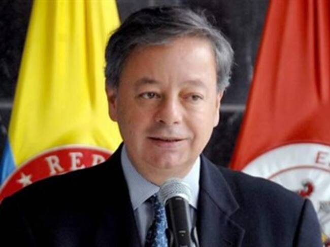 ‘Pastrana es un burro hablando de orejas’: Gabriel Silva