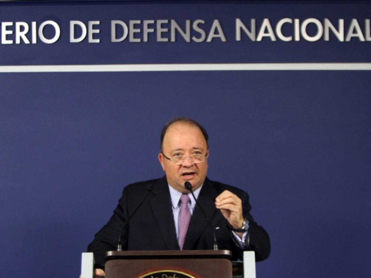 Justicia transicional garantiza reparación a familias de víctimas: mindefensa
