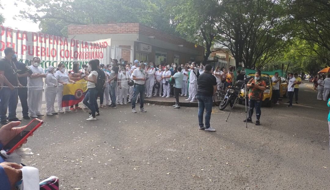 HUEM pagará sueldos atrasados a personal de salud