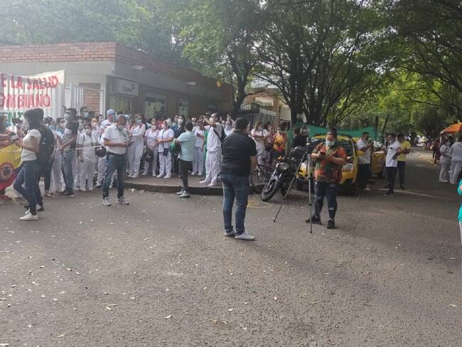 HUEM pagará sueldos atrasados a personal de salud