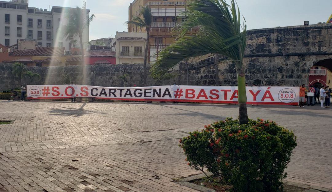 Con camisetas blancas y pancartas le exigieron al Gobierno Nacional y Alcaldía acciones contundentes para frenar las muertes violentas