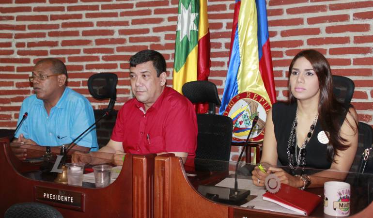 En el centro de la foto, el concejal Javier Curi