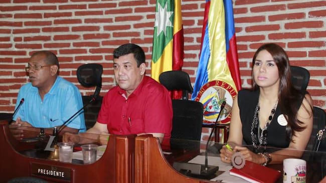 En el centro de la foto, el concejal Javier Curi