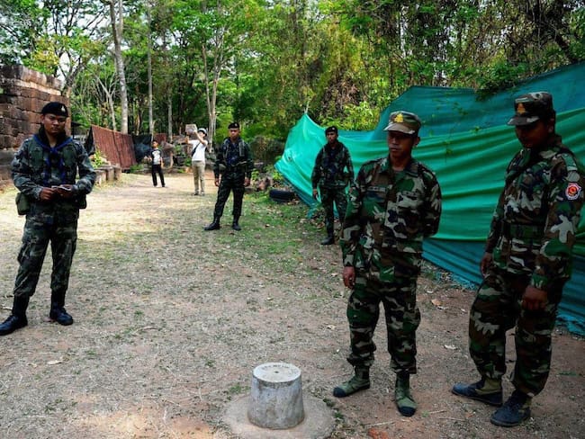 Tailandia bombardea objetivos militares en Camboya en mortífera disputa fronteriza