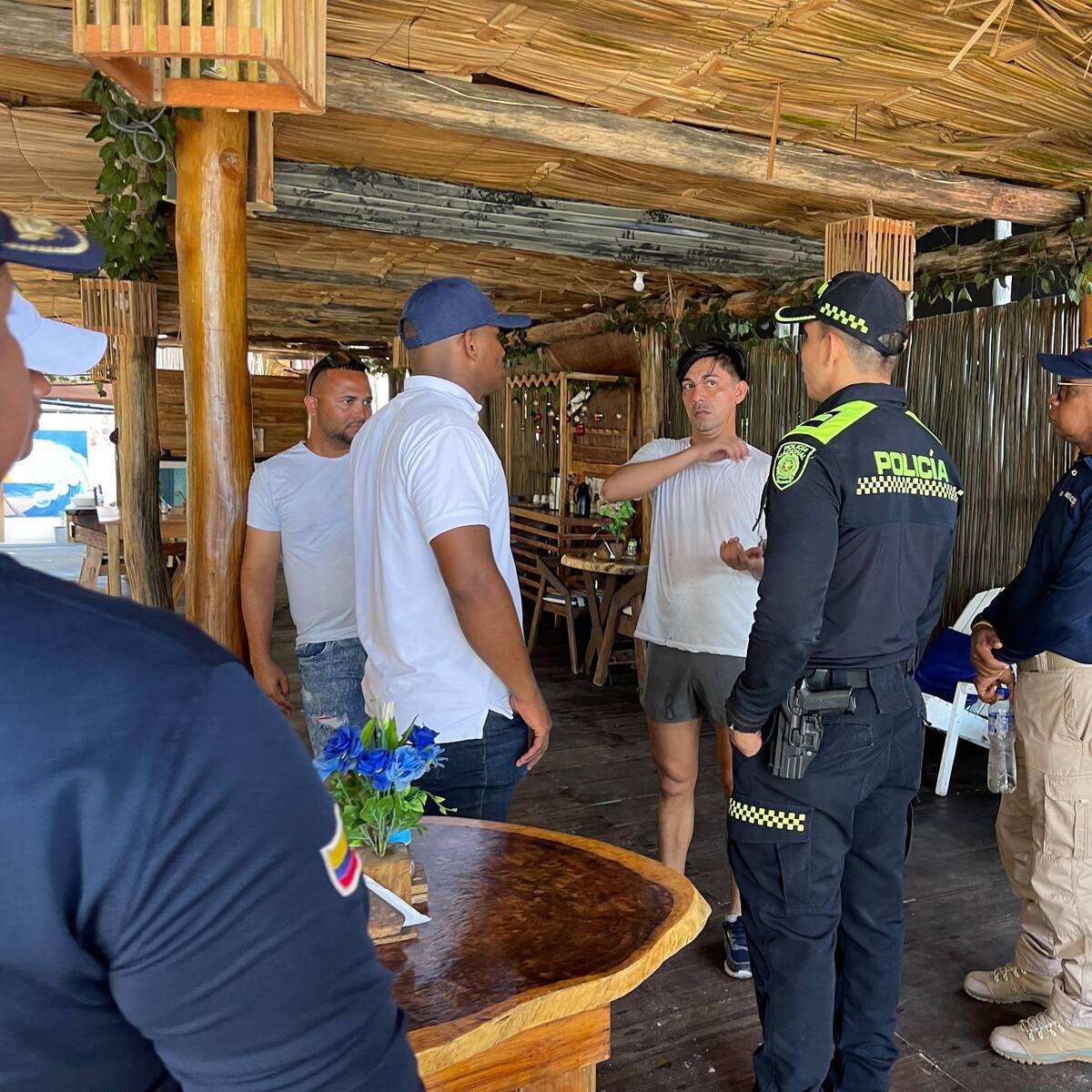 75 establecimientos, 120 personas y 56 motocicletas verificadas en Playa Blanca en Cartagena