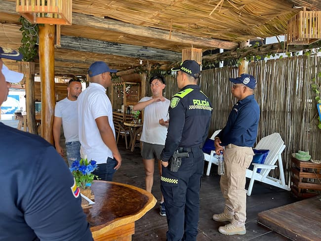 75 establecimientos, 120 personas y 56 motocicletas verificadas en Playa Blanca en Cartagena