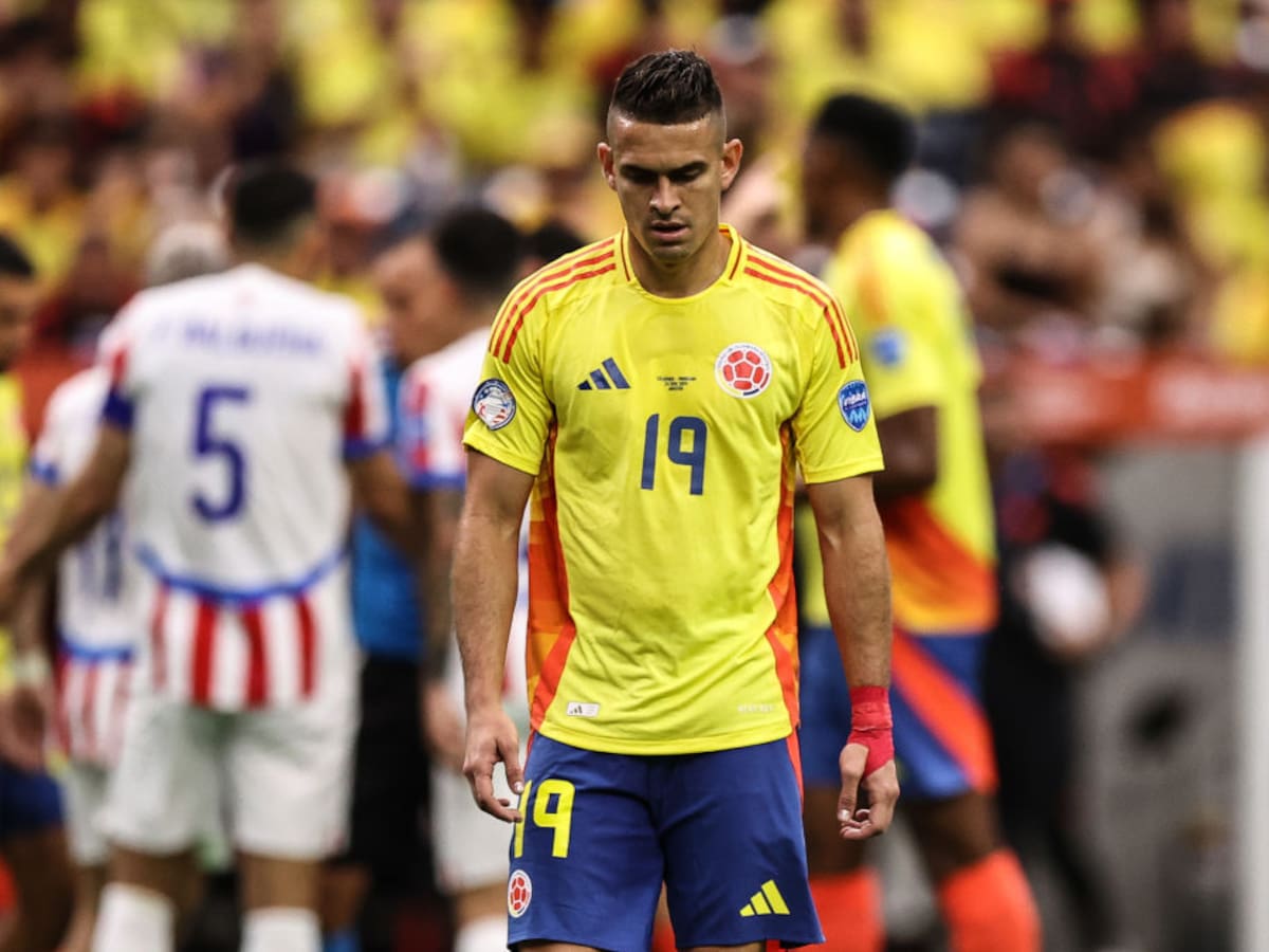 ¿Por qué Rafael Santos Borré no fue titular en el partido ante Costa Rica?