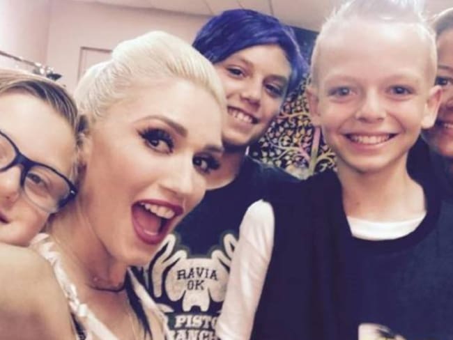 [Video] Gwen Stefani subió al escenario a un niño víctima de bullying