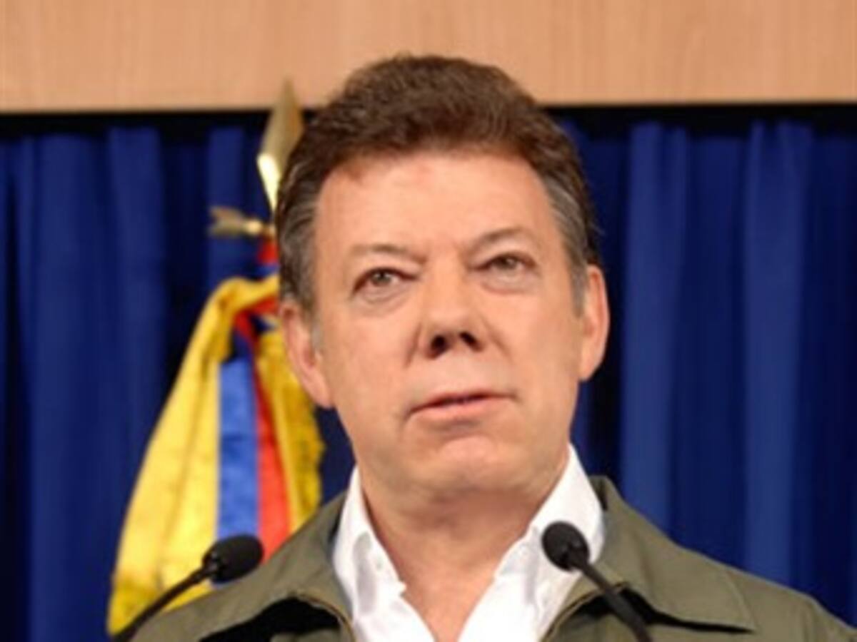 Santos oficializa nombramiento de director de Derechos Humanos