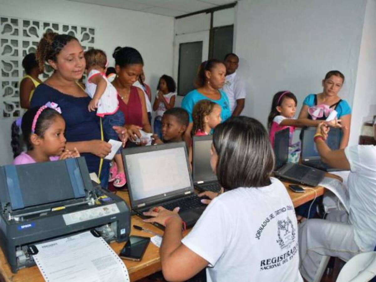 Jornada masiva de identificación en mercado Bazurto de Cartagena