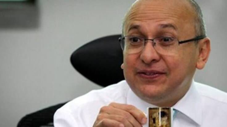 Nueva critica del fiscal al procurador