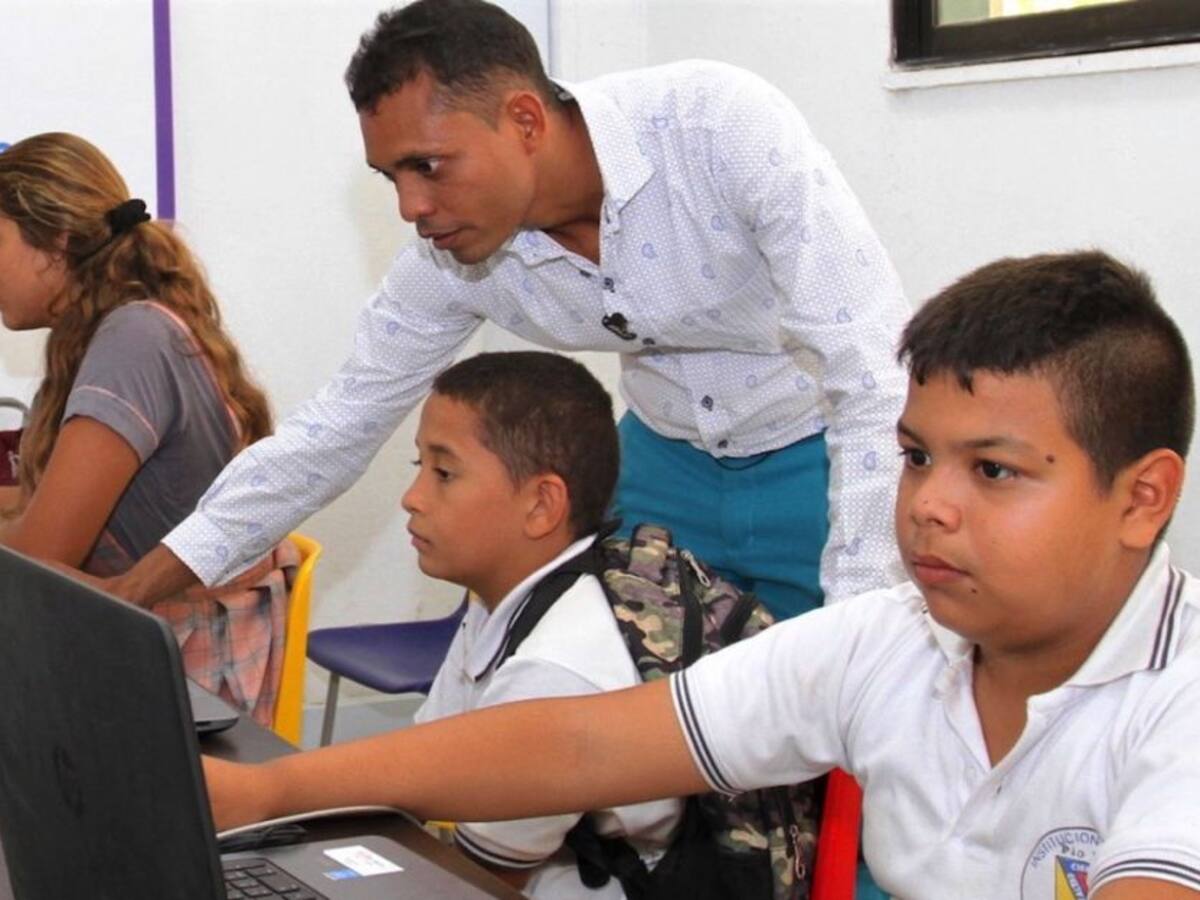 Garantizan herramientas pedagógicas para clases no presenciales en Bolívar