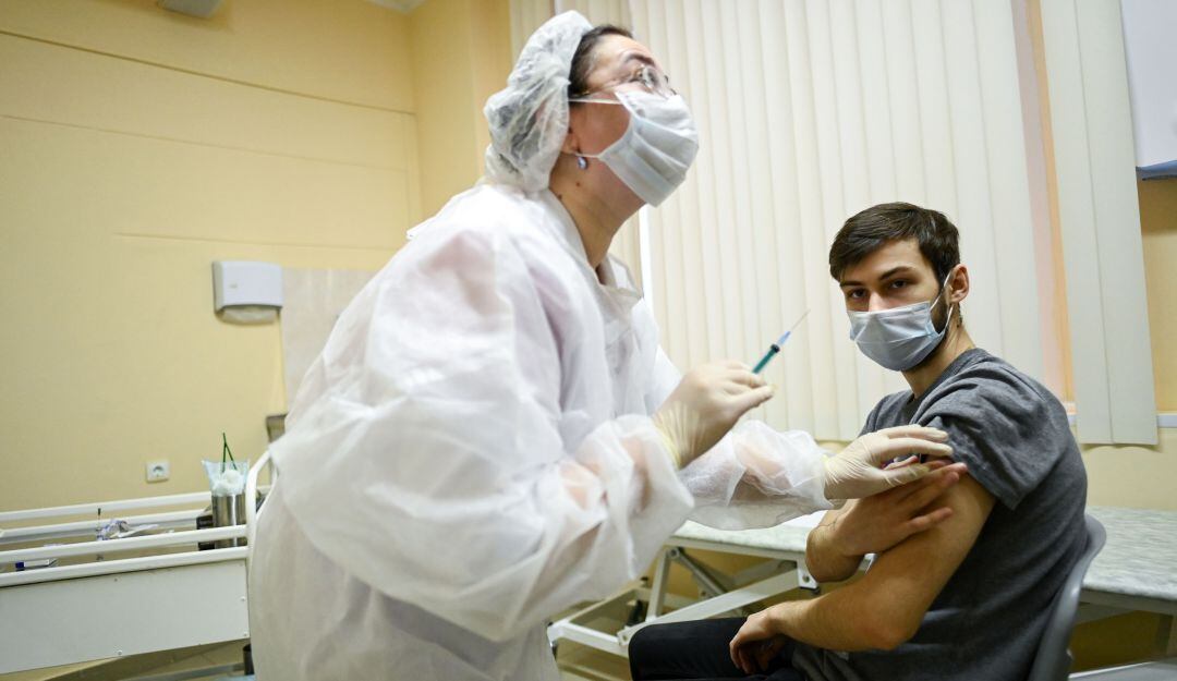 Jornada de vacunación en Moscú con la medicina Sputnik V.
