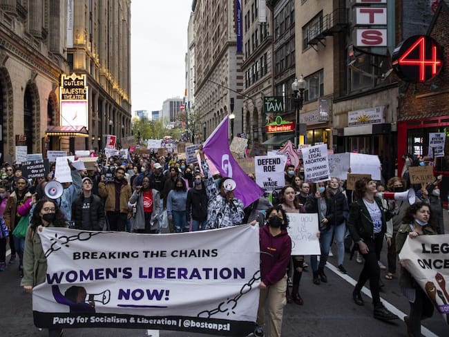 Multitudinarias protestas en EE.UU. por posible anulación de ley de aborto