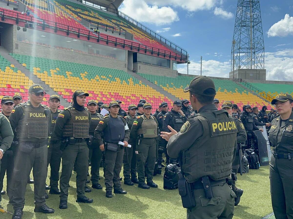 Más de 300 policías están prestando seguridad en el estadio Alfonso López