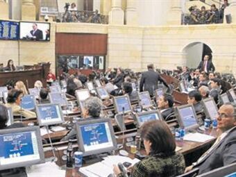 Algunos senadores anunciaron que saldrían a buscar firmas por otro grupo. Foto: El Tiempo