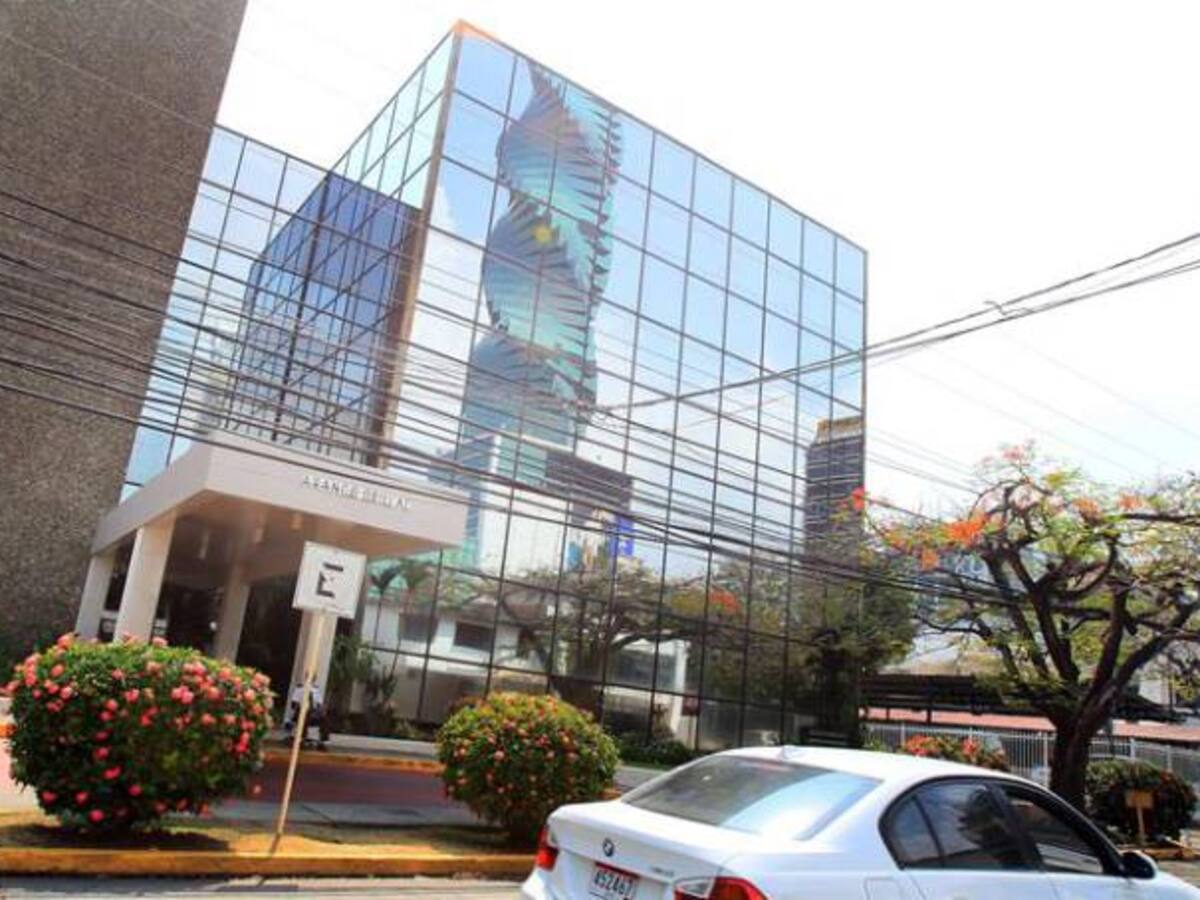 Masiva filtración salpica a 140 políticos y funcionarios de todo el mundo