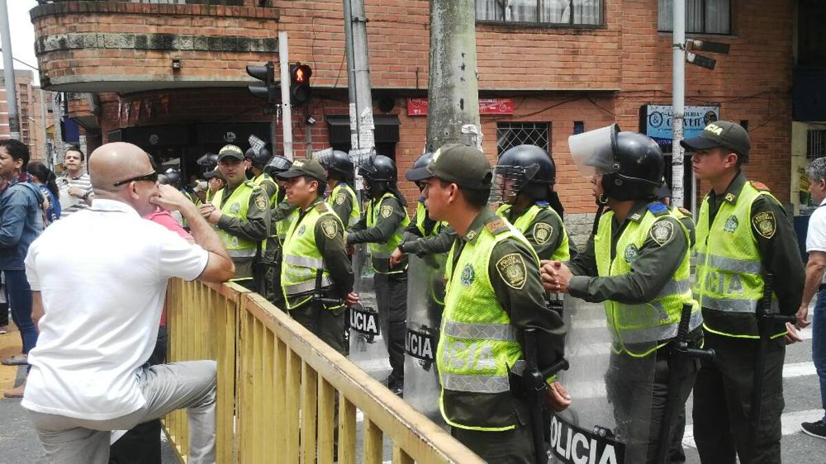 Los temas centrales por los cuales se manifiestan son la salud y los salarios.