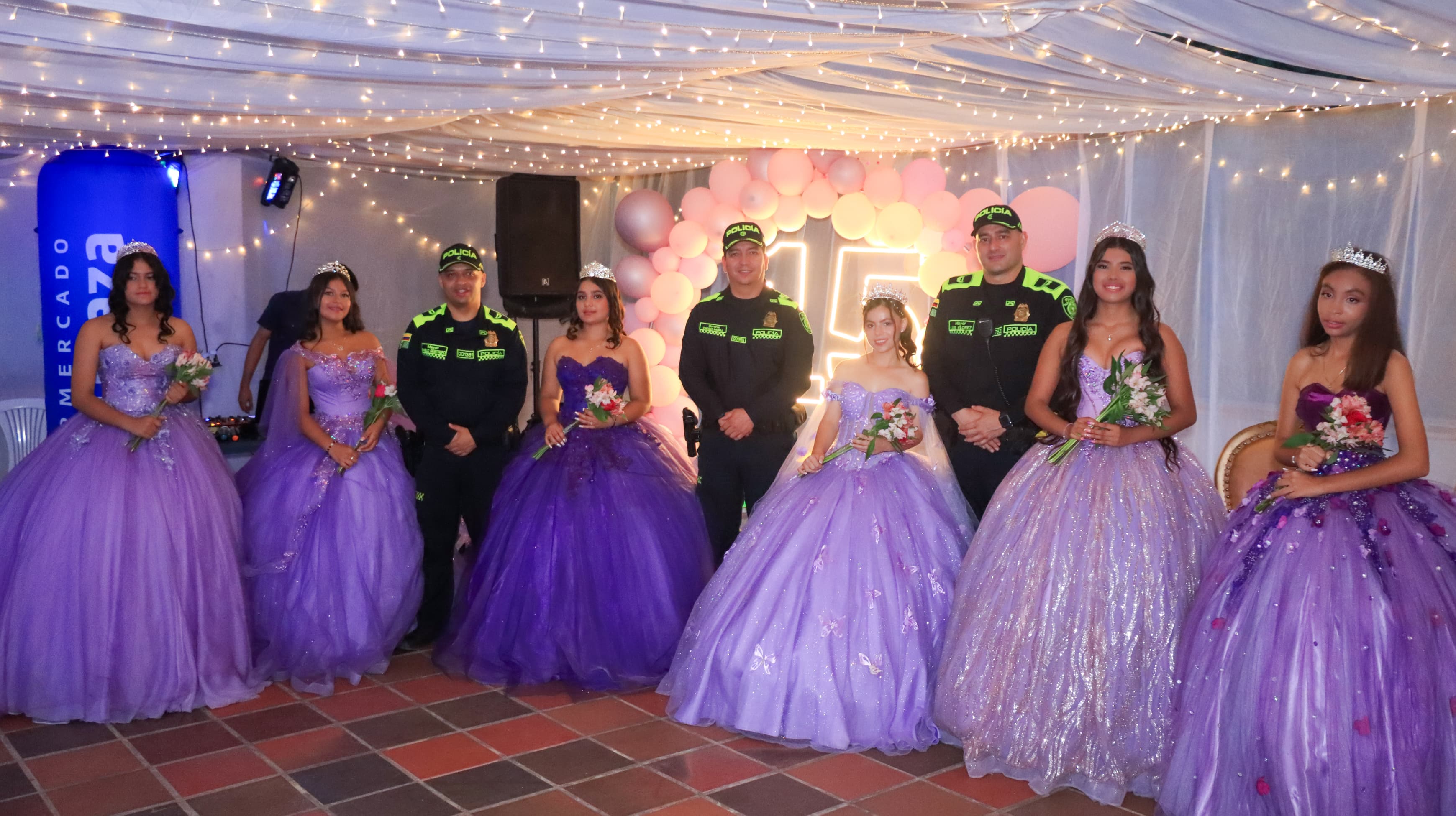 Fiesta de 15 años a seis niñas de Ibagué