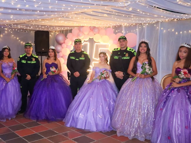 Fiesta de 15 años a seis niñas de Ibagué