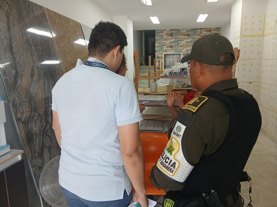 Policía Fiscal y Aduanera