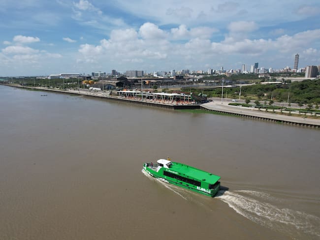 Ríobus Karakalí de Barranquilla por el río Magdalena
