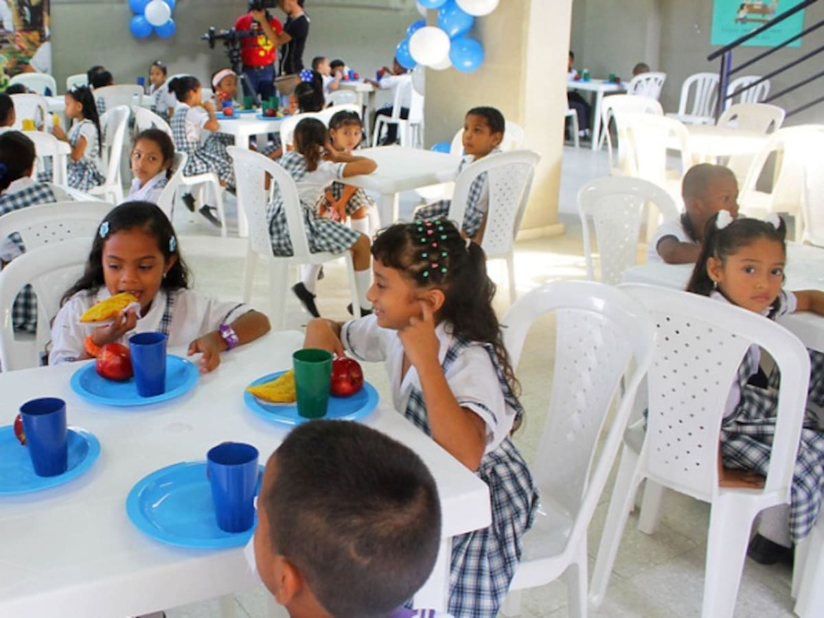 Gobierno solo estaría destinando la mitad del presupuesto para alimentación escolar