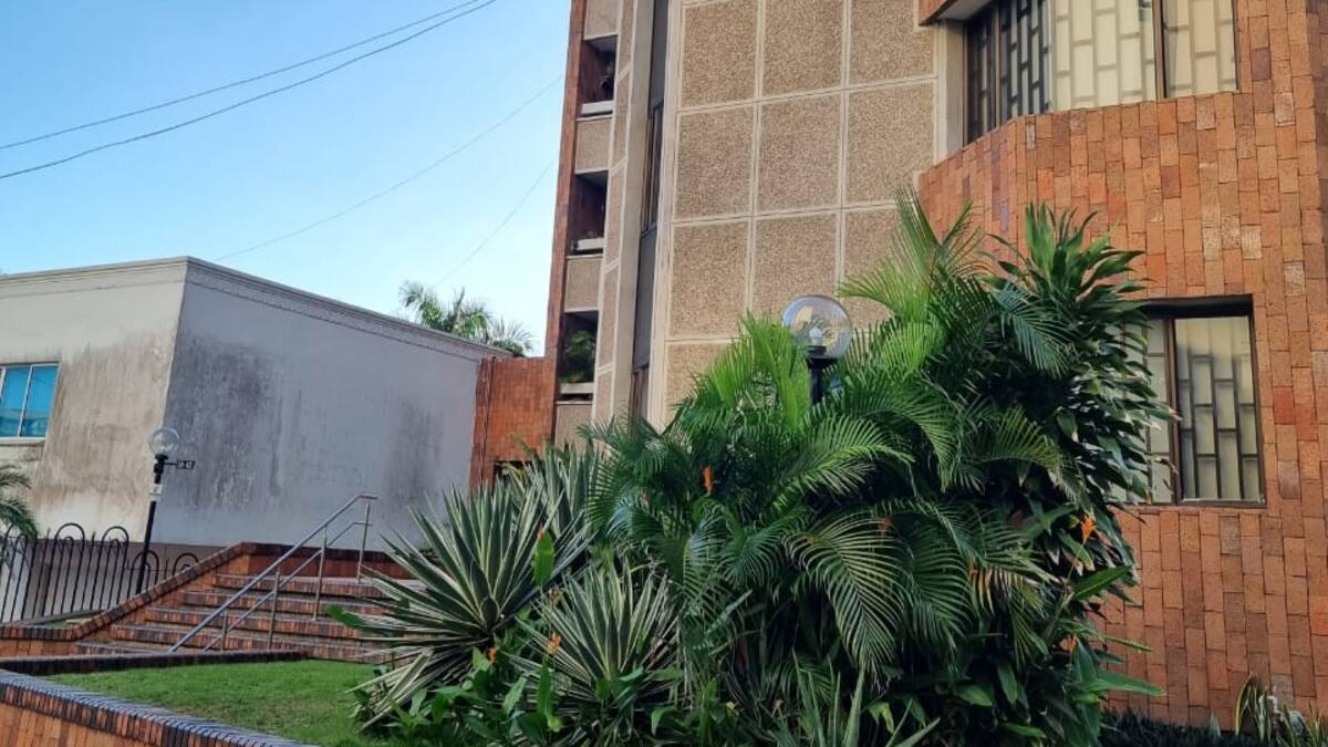 Ladrones se disfrazan de policías y roban en edificio del norte de Barranquilla