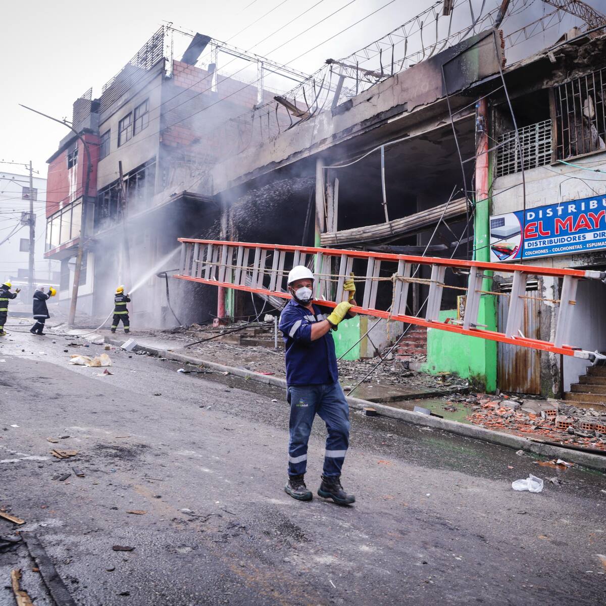 Desolador panorama en zona comercial afectada por incendio en Ibagué