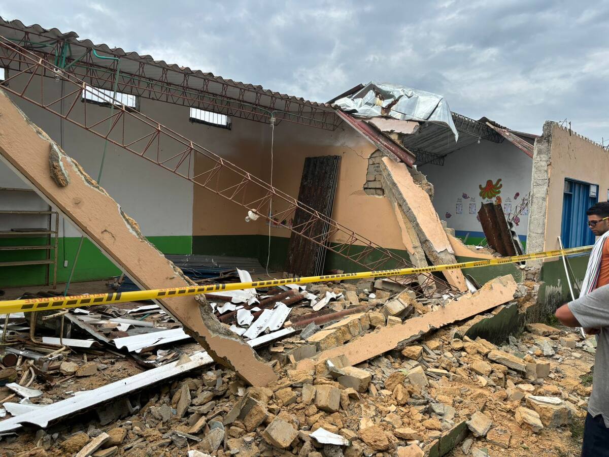 Una escuela se desplomó en el Tolima