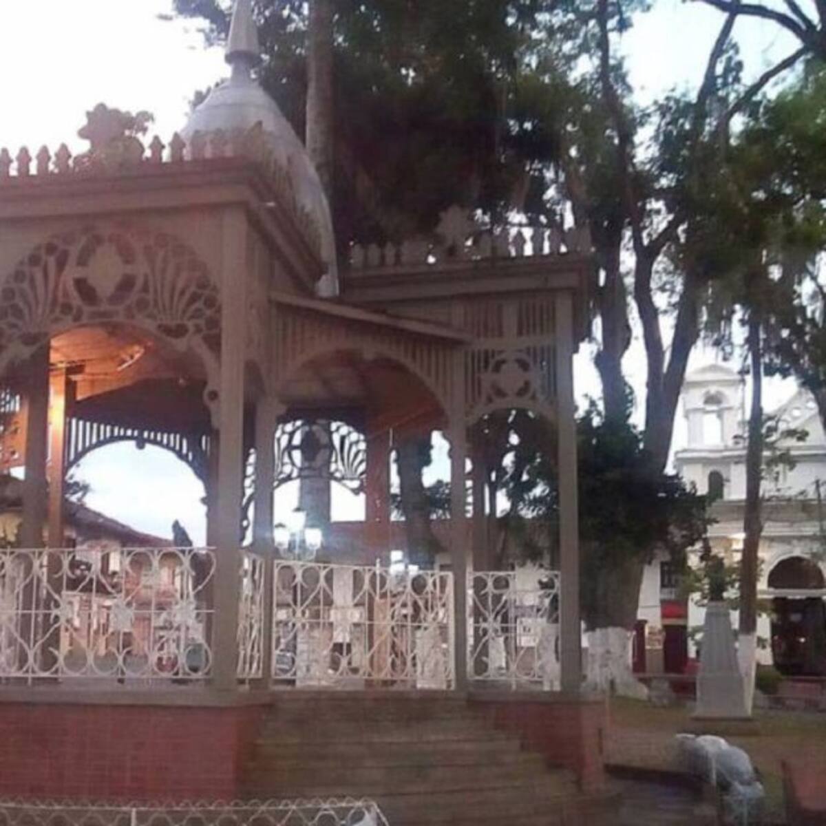 Una persona muerta dejó caída de un rayo en zona rural de Salamina, Caldas