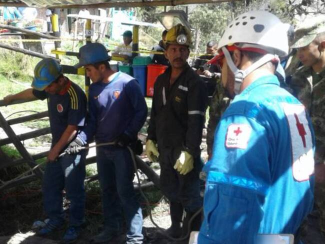 Mineros bajo derrumbe resisten mientras está cerca su rescate en Boyacá