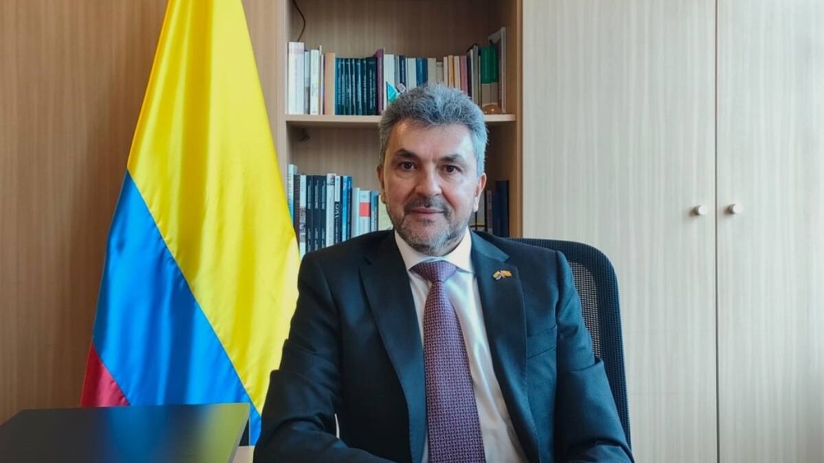 “No entendimos qué pasó”: Edgar Rojas, retirado de su cargo como cónsul en Bilbao