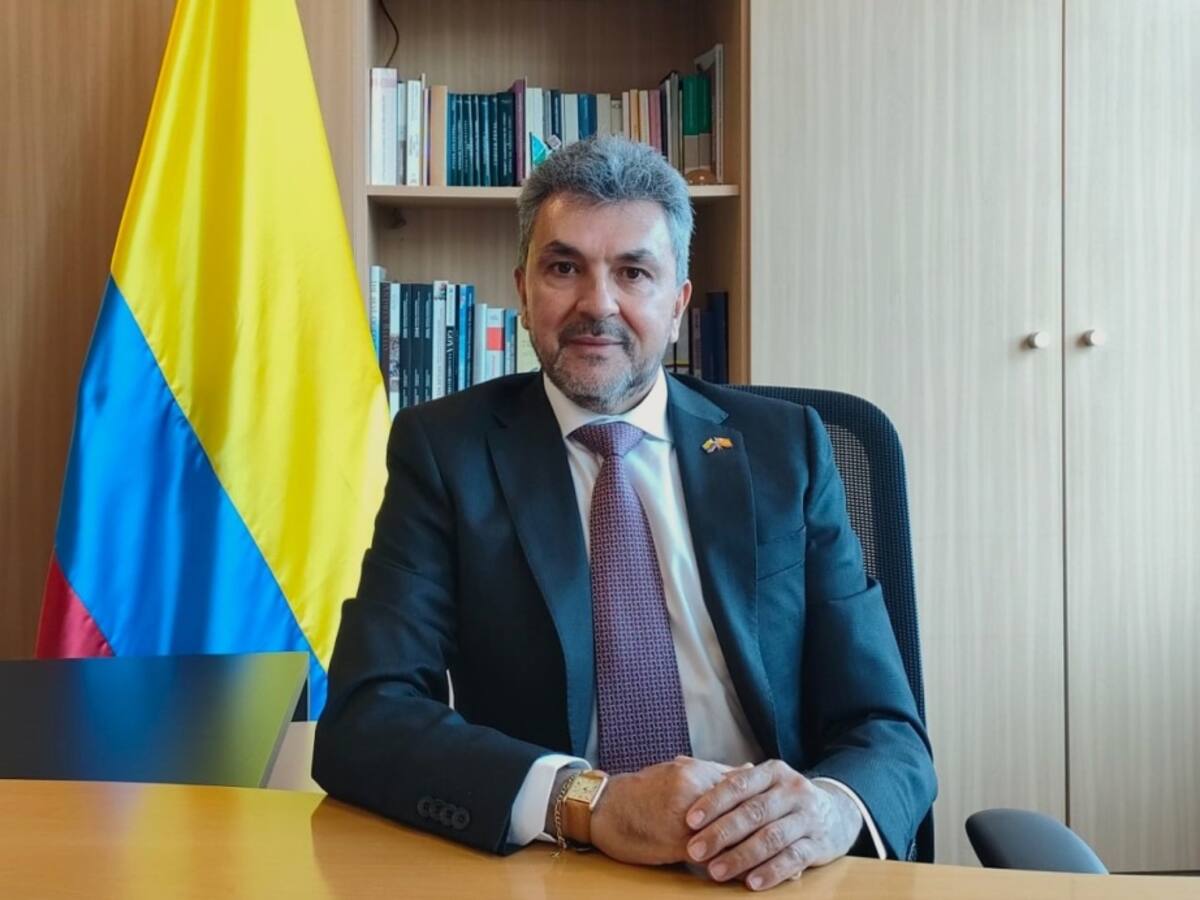 “No entendimos qué pasó”: Edgar Rojas, retirado de su cargo como cónsul en Bilbao