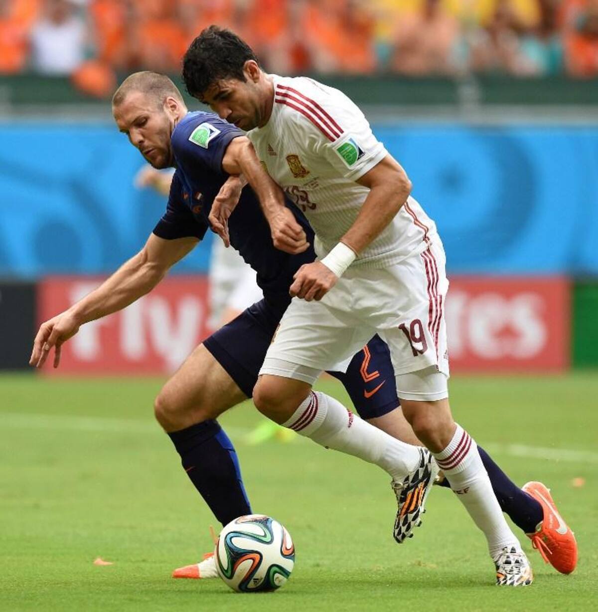 Xabi Alonso marcó desde el punto penal y puso a ganar a España. Van Persie marcó dos para Holanda, Robben también anotó doblete y De Vrij puso su cuota.