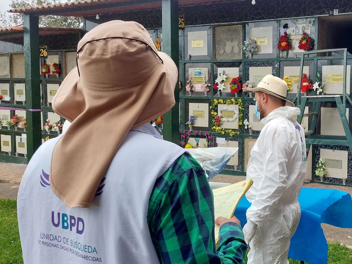 Unidad de Búsqueda interviene cementerio en el sur de Córdoba: buscan recuperar nueve cuerpos