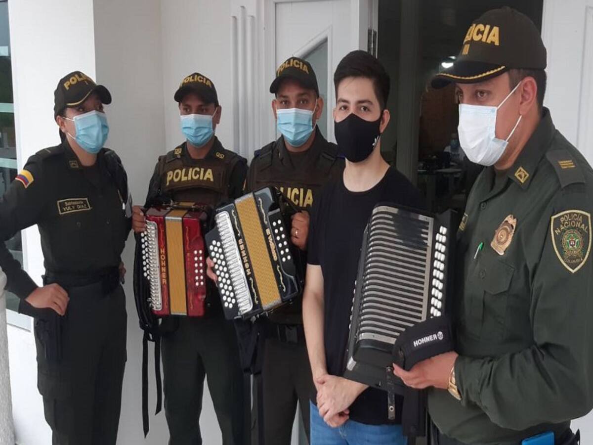 Presunto ladrón se quedó dormido tras robar acordeones al rey Camilo Molina