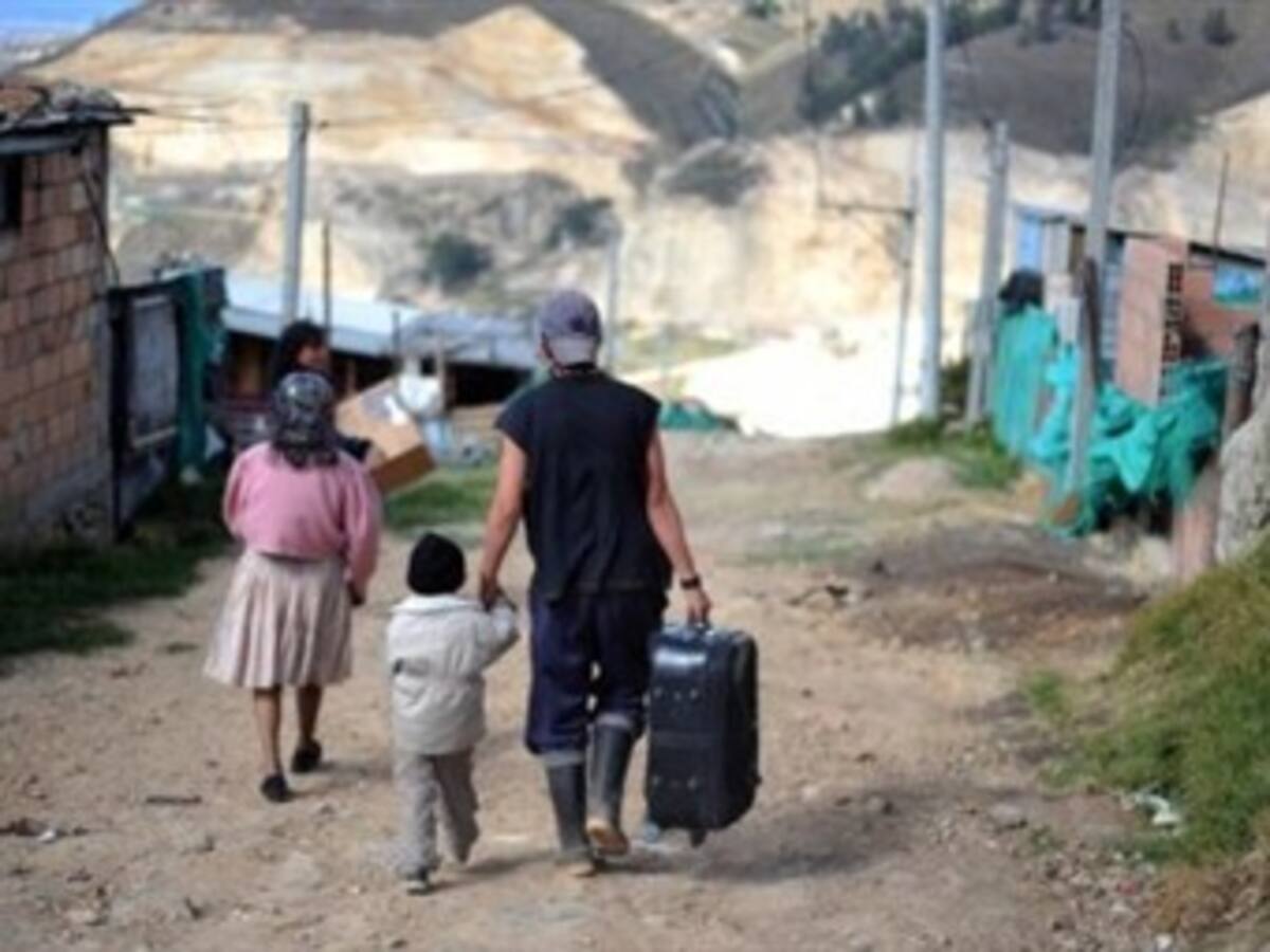 Al terminar octubre 2012, el Gobierno habrá reparado a 110.000 víctimas de la violencia