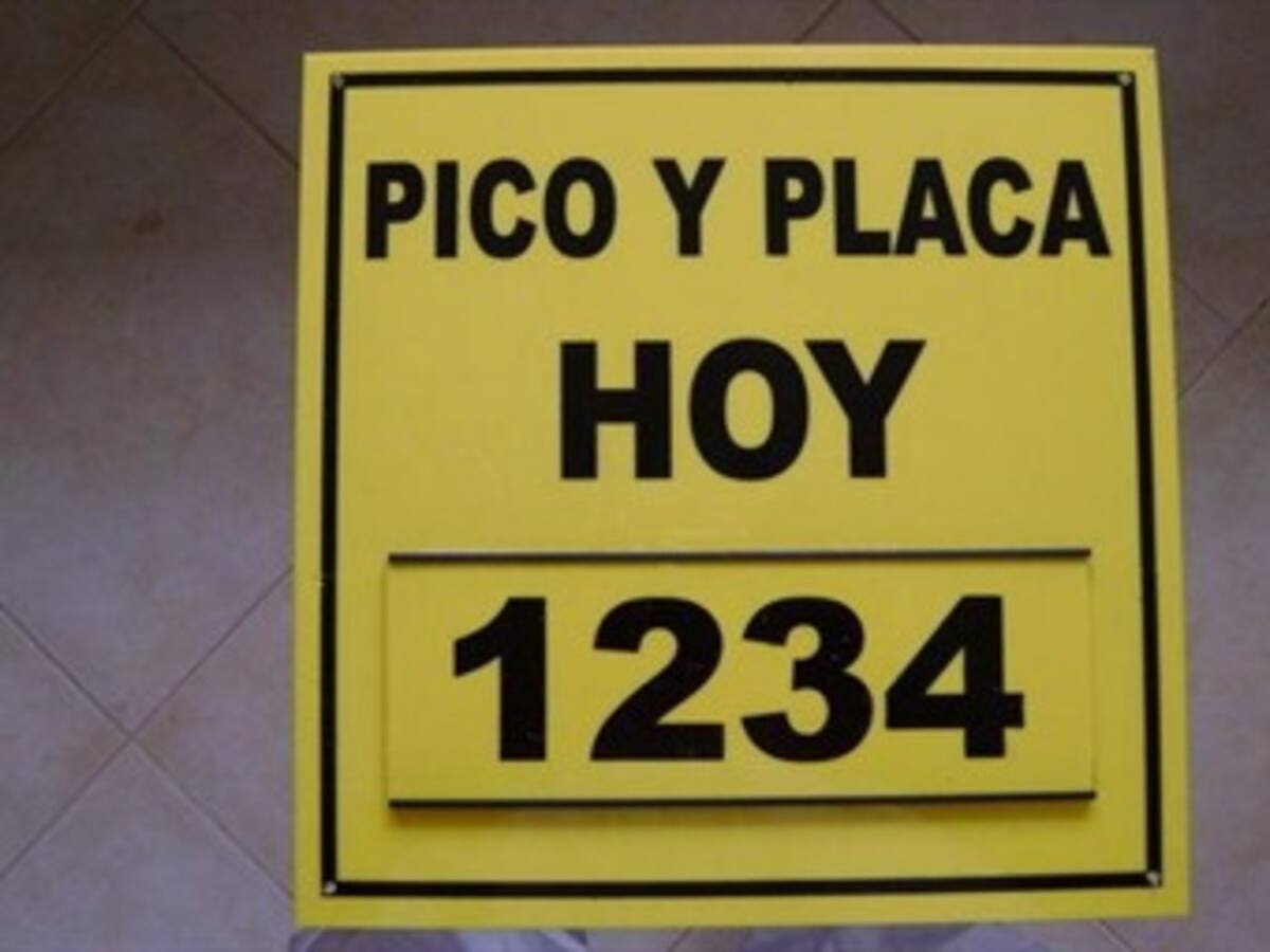 Por no acatar el “pico y placa” 235 carros han sido inmovilizados en Bogotá