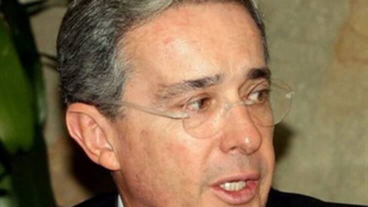 Abogado de Petro responsabilizó al expresidente Uribe por poner en riesgo su seguridad