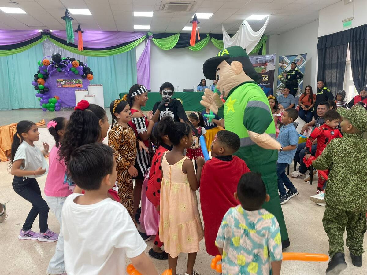 En Bolívar policía realizó actividades con niños: hubo dulces y recreación