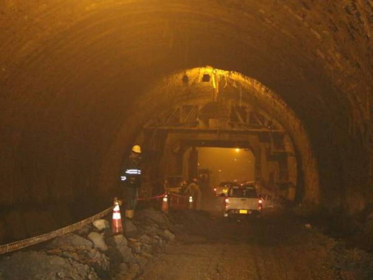 114 casos sospechosos por COVID-19 en trabajadores del túnel de la línea