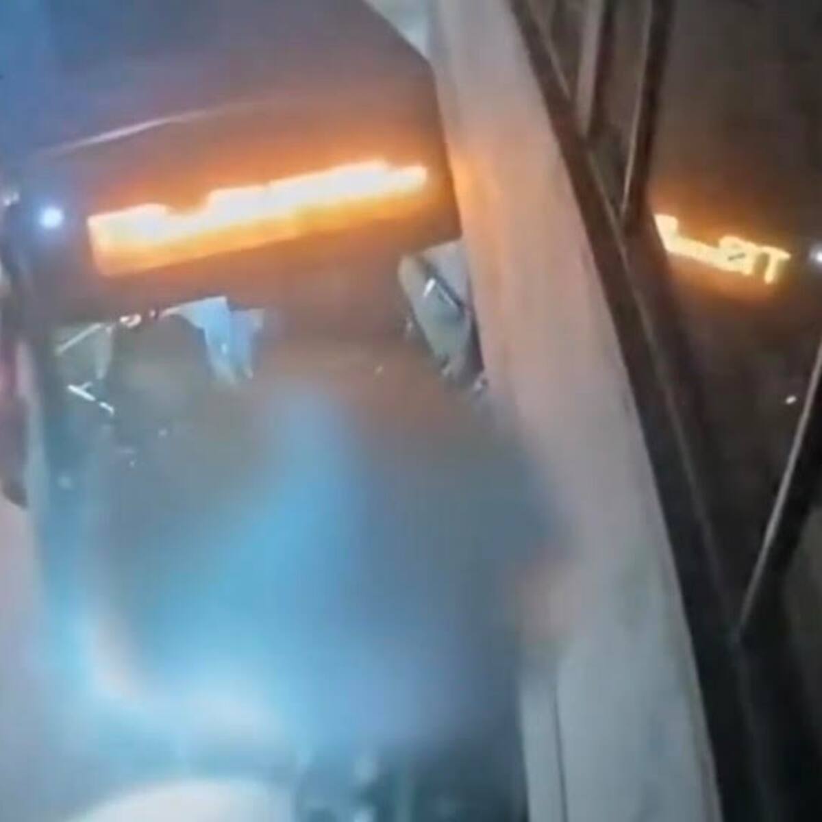 Separan de su cargo a conductor de bus que atropelló a una mujer y su hijo en Suba