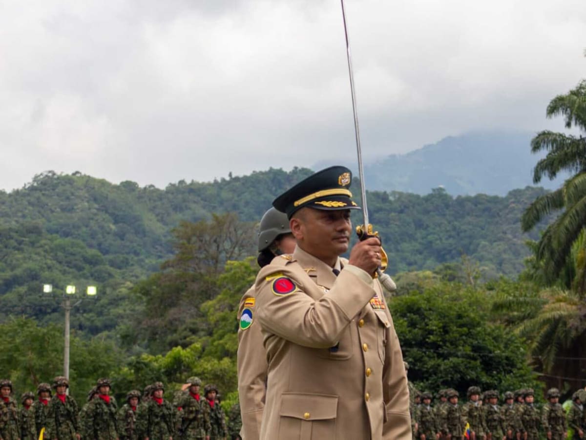 Coronel Arnold Pérez asume la comandancia de la Sexta Brigada del Ejército en el Tolima