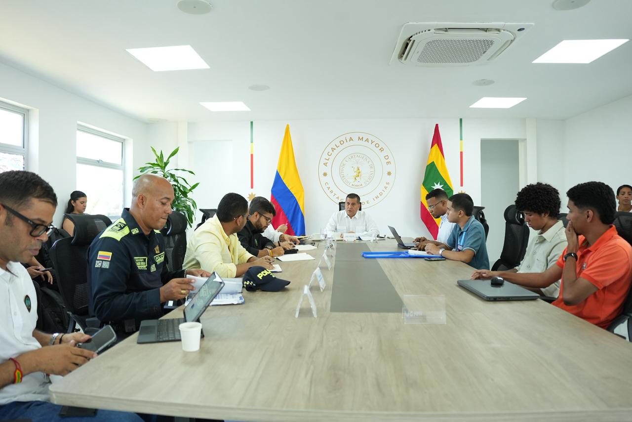Reunión del alcalde, Dumek Turbay, con estudiantes de la Univeridad de Cartagena. // Alcaldía de Cartagena