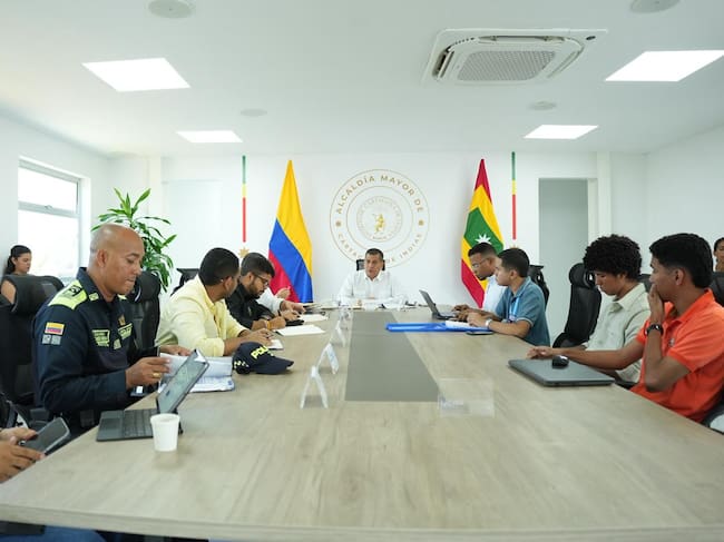 Reunión del alcalde, Dumek Turbay, con estudiantes de la Univeridad de Cartagena. // Alcaldía de Cartagena