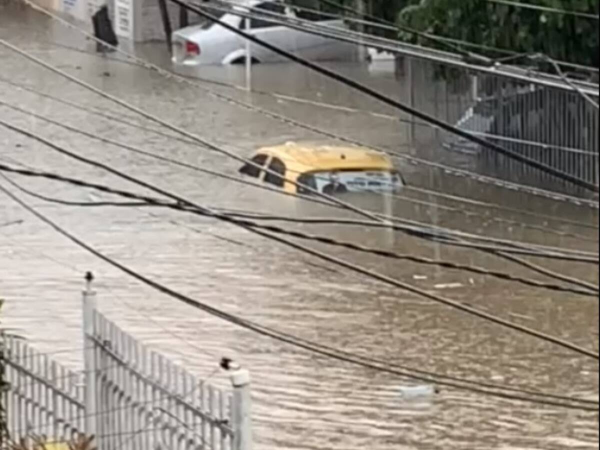 Torrencial aguacero genera inundaciones y desbordamiento de caños en Cartagena