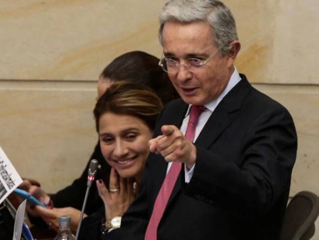 Uribe no será investigado por narcotráfico cuando estuvo en la Aerocivil