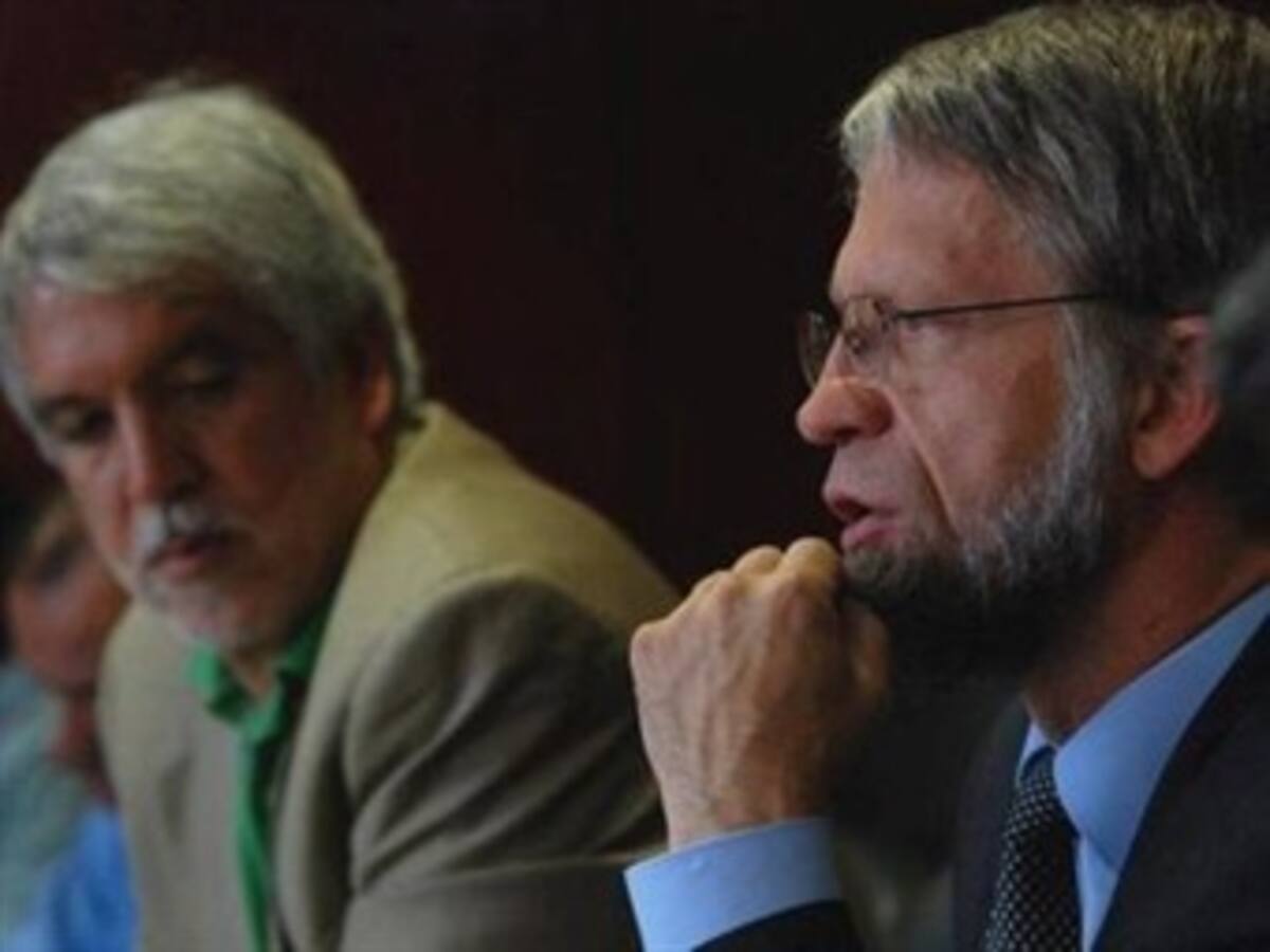 Proponen coalición de Mockus, Uribe, Peñalosa y el partido Mira