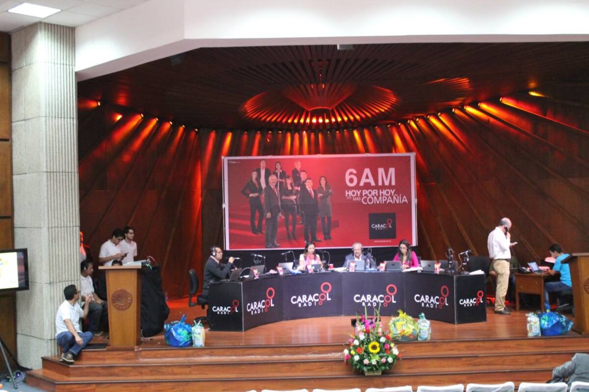 El equipo del espacio más sonado en Colombia emite desde la capital de Santander, Bucaramanga.